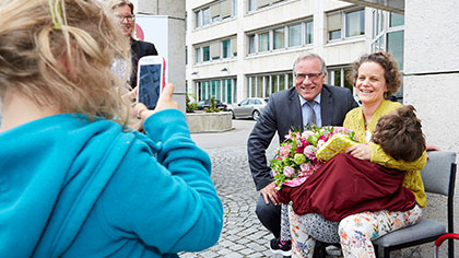 Johannes Hintersberger mit Familie Gross.