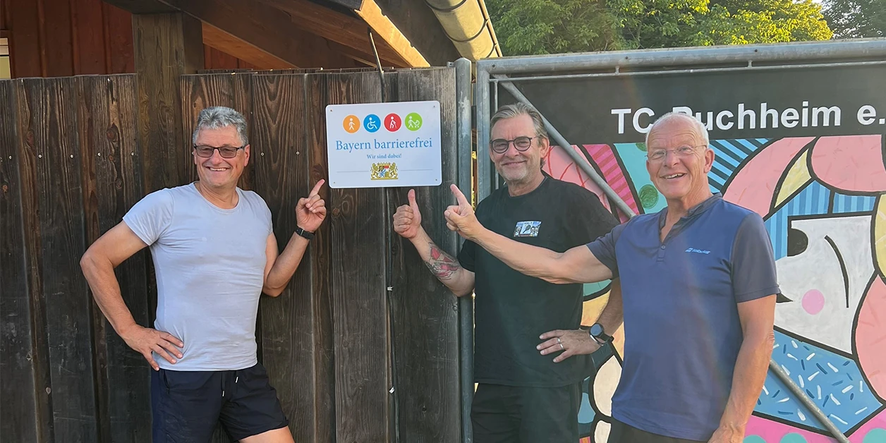 Gruppenbild: Präsentation des Signets „Bayern barrierefrei“.