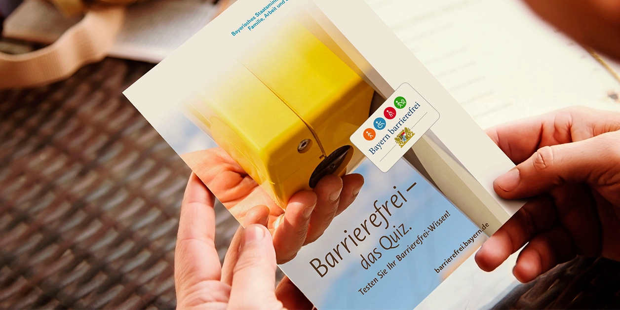 Faltblatt mit dem Titel „Barrierefrei – das Quiz.“ 