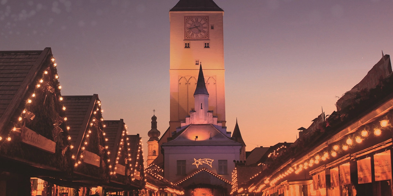 Abendstimmung auf dem Deggendorfer Christkindlmarkt.