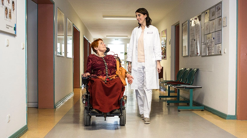 Dinah Radtke und Dr. Janina Hackl.